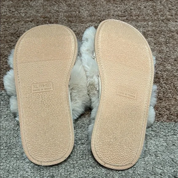 NWOT Chinese Laundry Cream Faux Fur Women's Slippers GoldSilver Accent XL 11/12 - Picture 5 of 6
